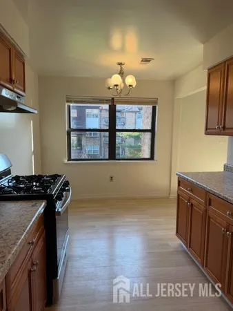 $1,950 | 1508 Raspberry Court, Edison, NJ 08817