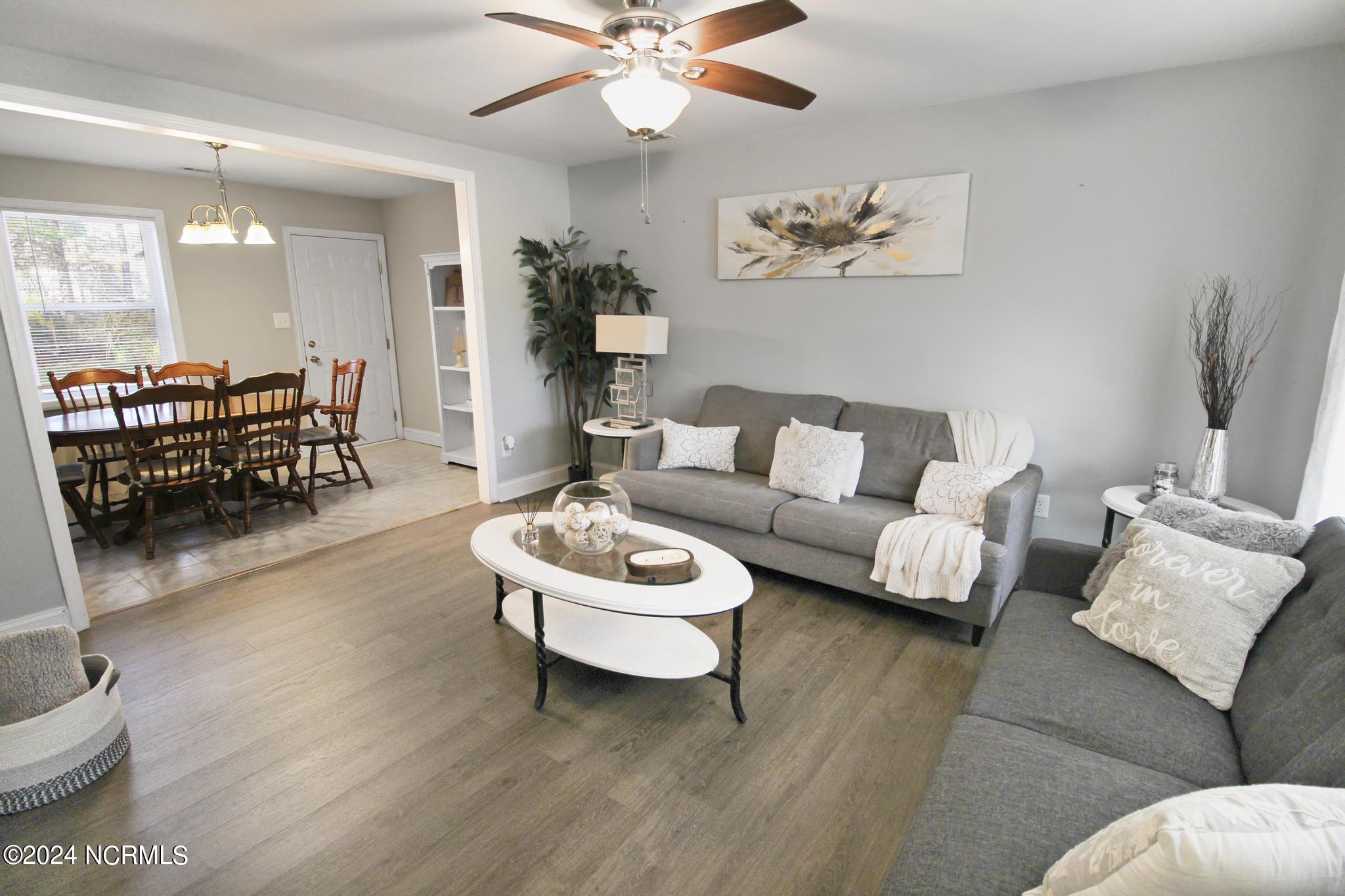 203 Cardinal Road Jacksonville, NC 28546 - Photo 3 of 45 IMG_1629