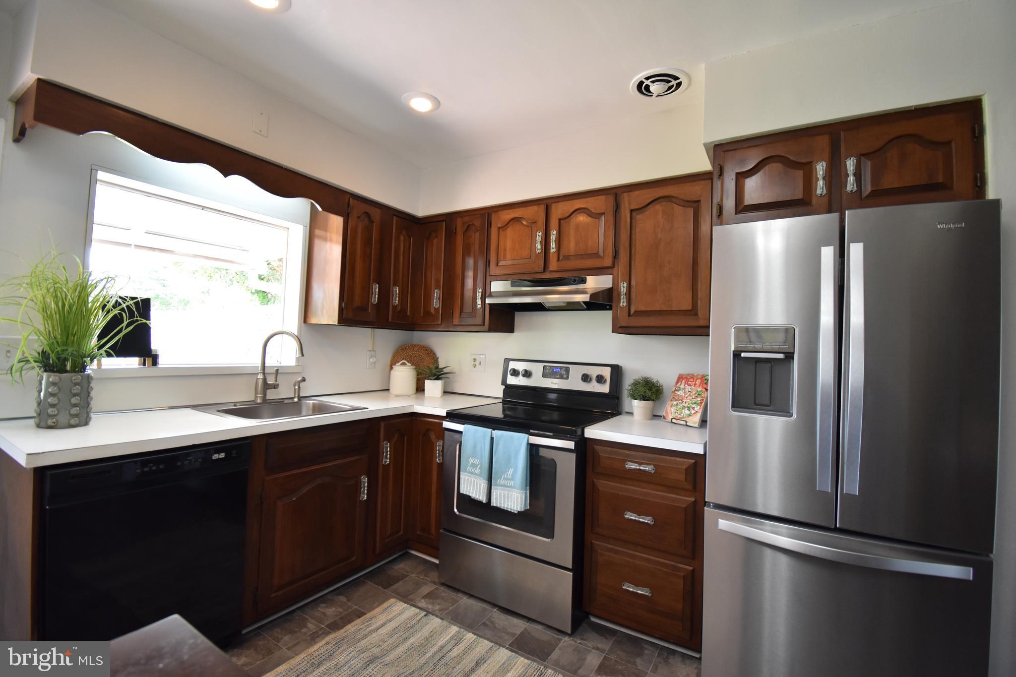 1824 Aberdeen Road Towson, MD 21286 - Photo 13 of 31