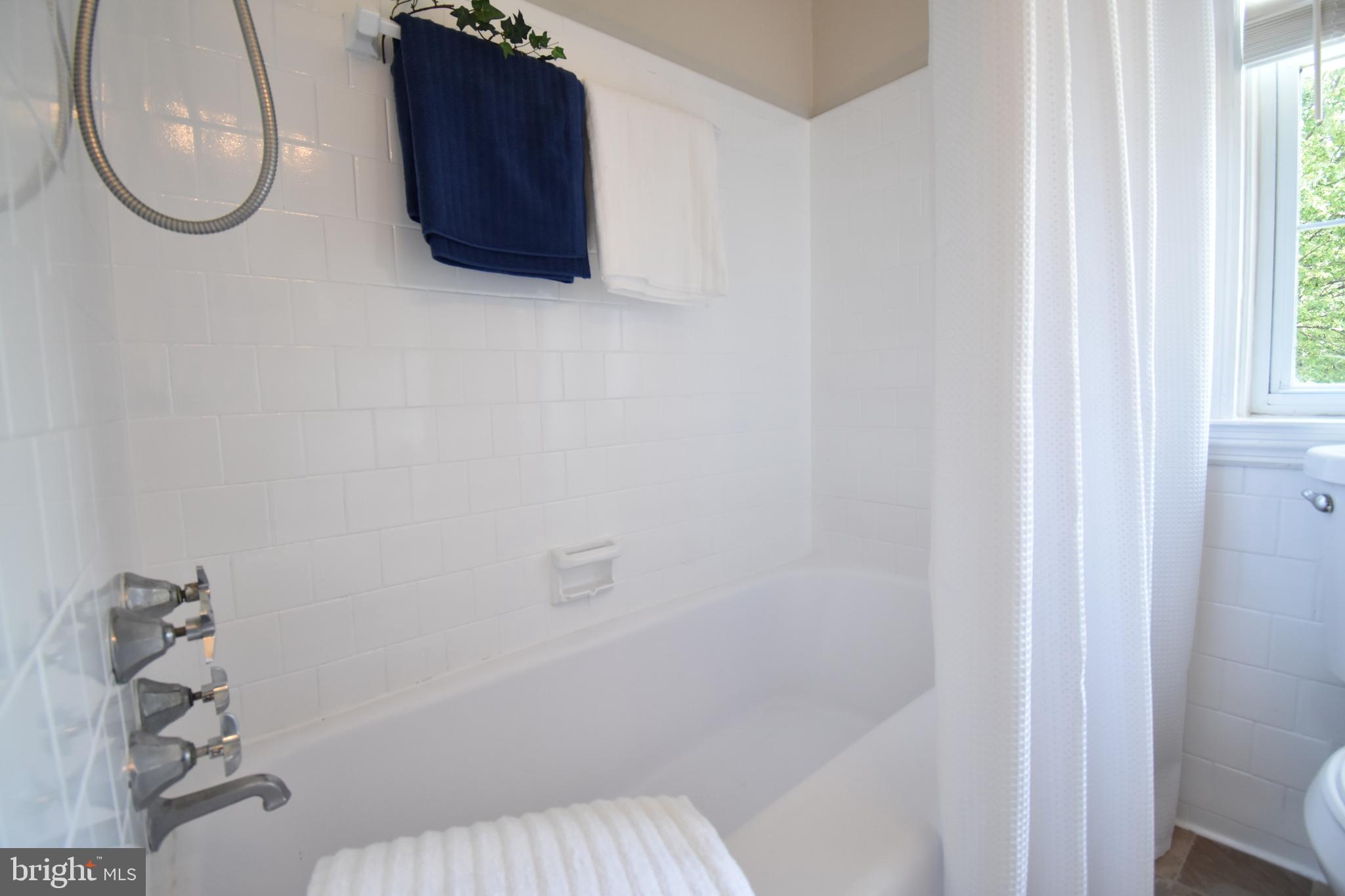 1824 Aberdeen Road Towson, MD 21286 - Photo 18 of 31