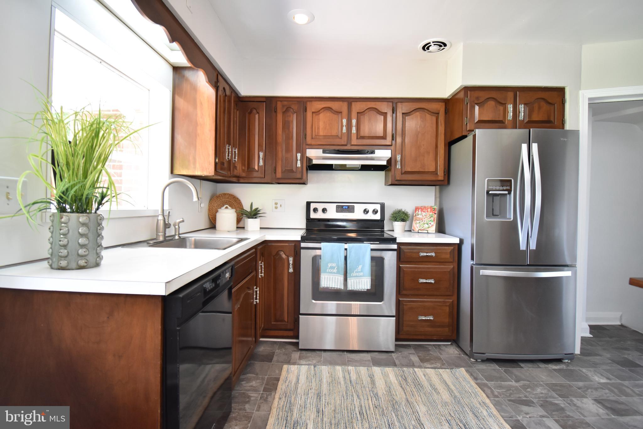 1824 Aberdeen Road Towson, MD 21286 - Photo 10 of 31