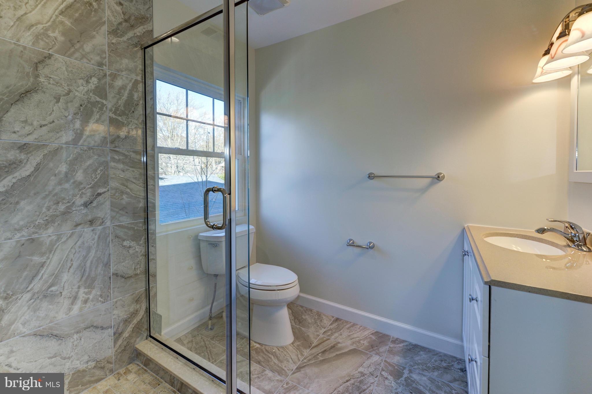 5025 Rodman Road Bethesda, MD 20816 - Photo 9 of 30 Bath