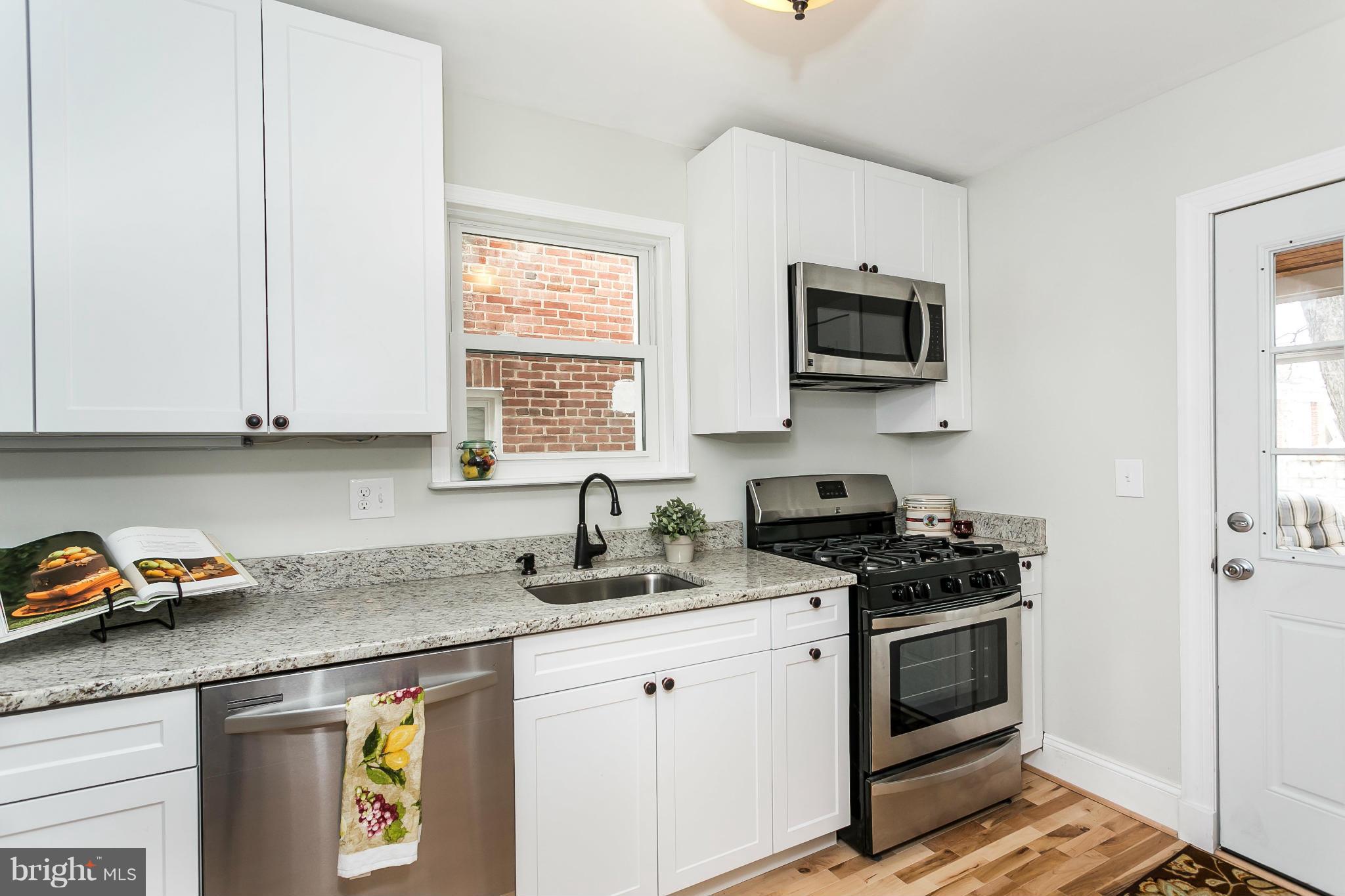 909 Calwell Road Baltimore, MD 21229 - Photo 11 of 30 Kitchen