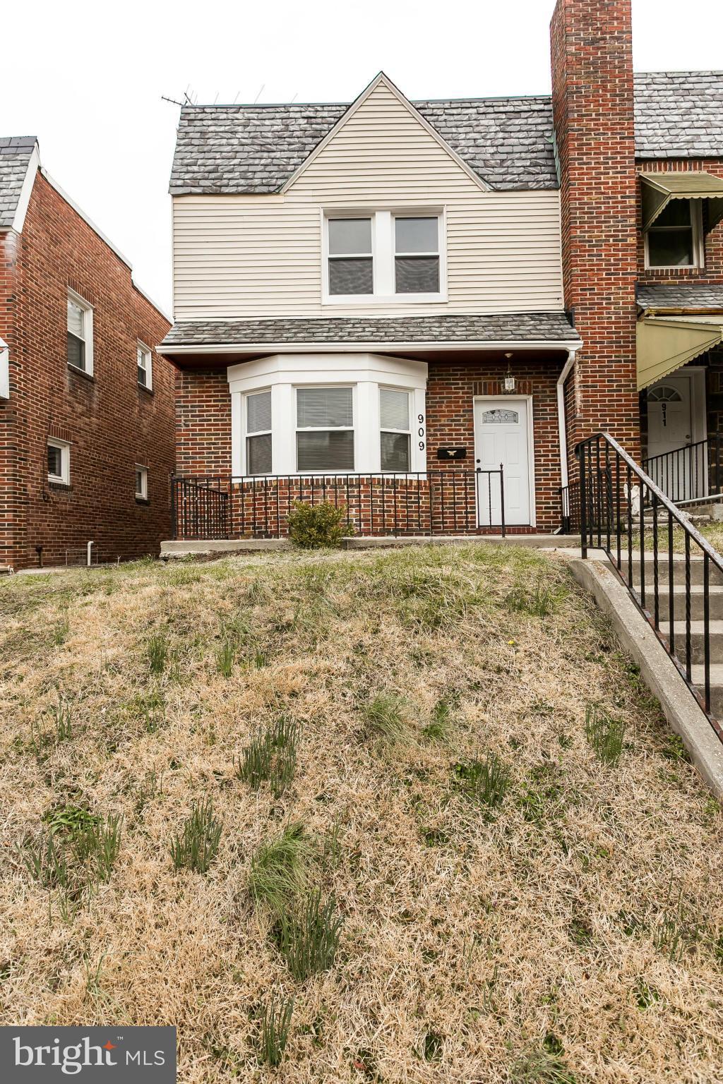 909 Calwell Road Baltimore, MD 21229 - Photo 3 of 30 Exterior (Front)