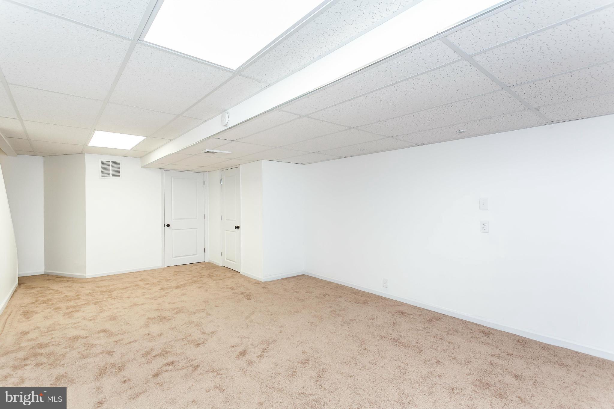 909 Calwell Road Baltimore, MD 21229 - Photo 27 of 30 Family Room