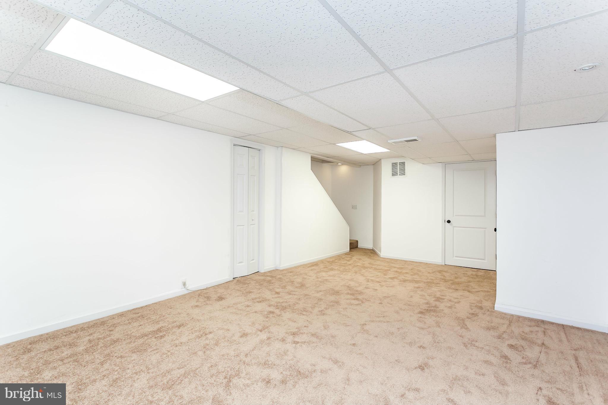 909 Calwell Road Baltimore, MD 21229 - Photo 28 of 30 Family Room