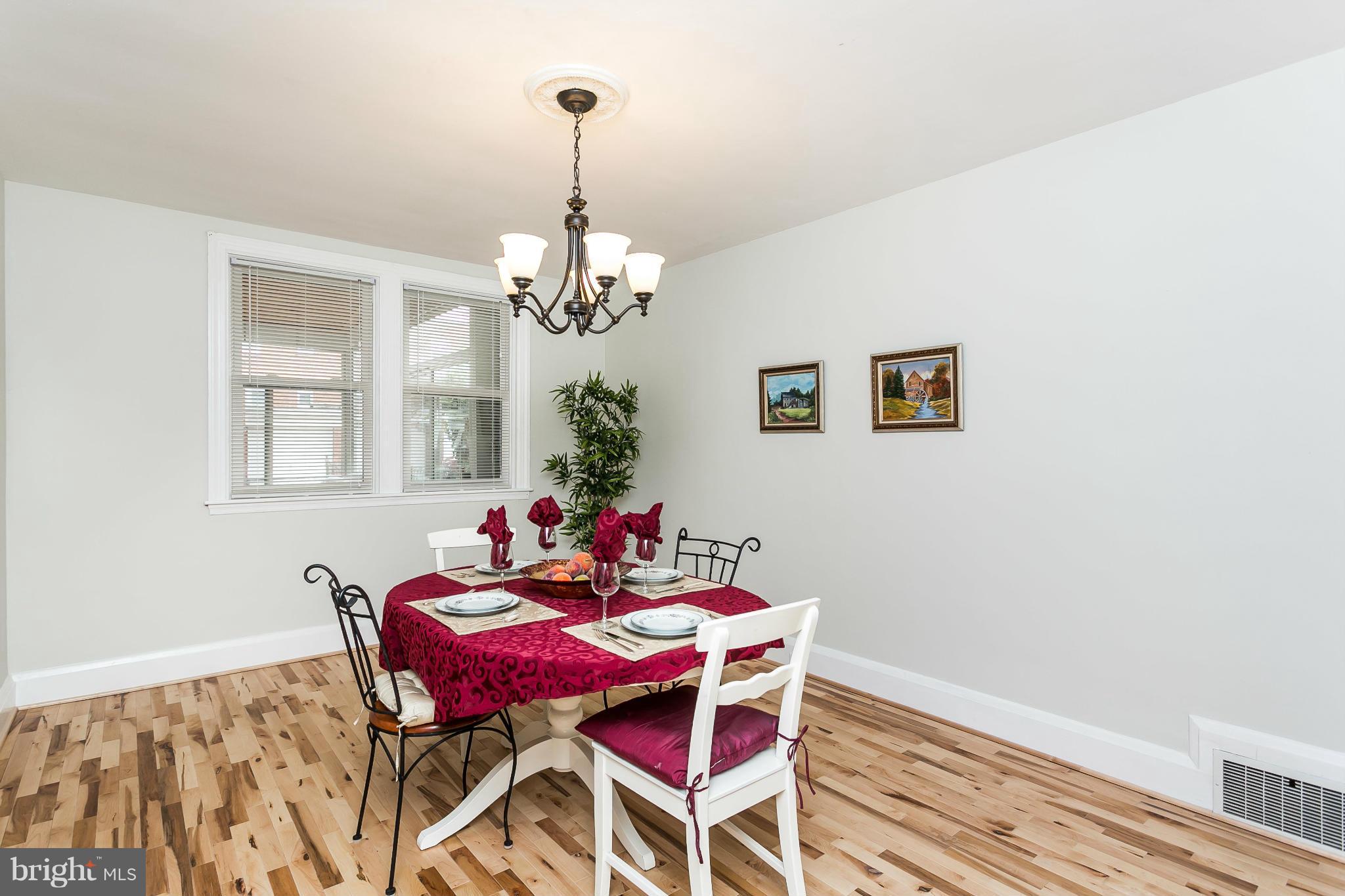 909 Calwell Road Baltimore, MD 21229 - Photo 8 of 30 Dining Room