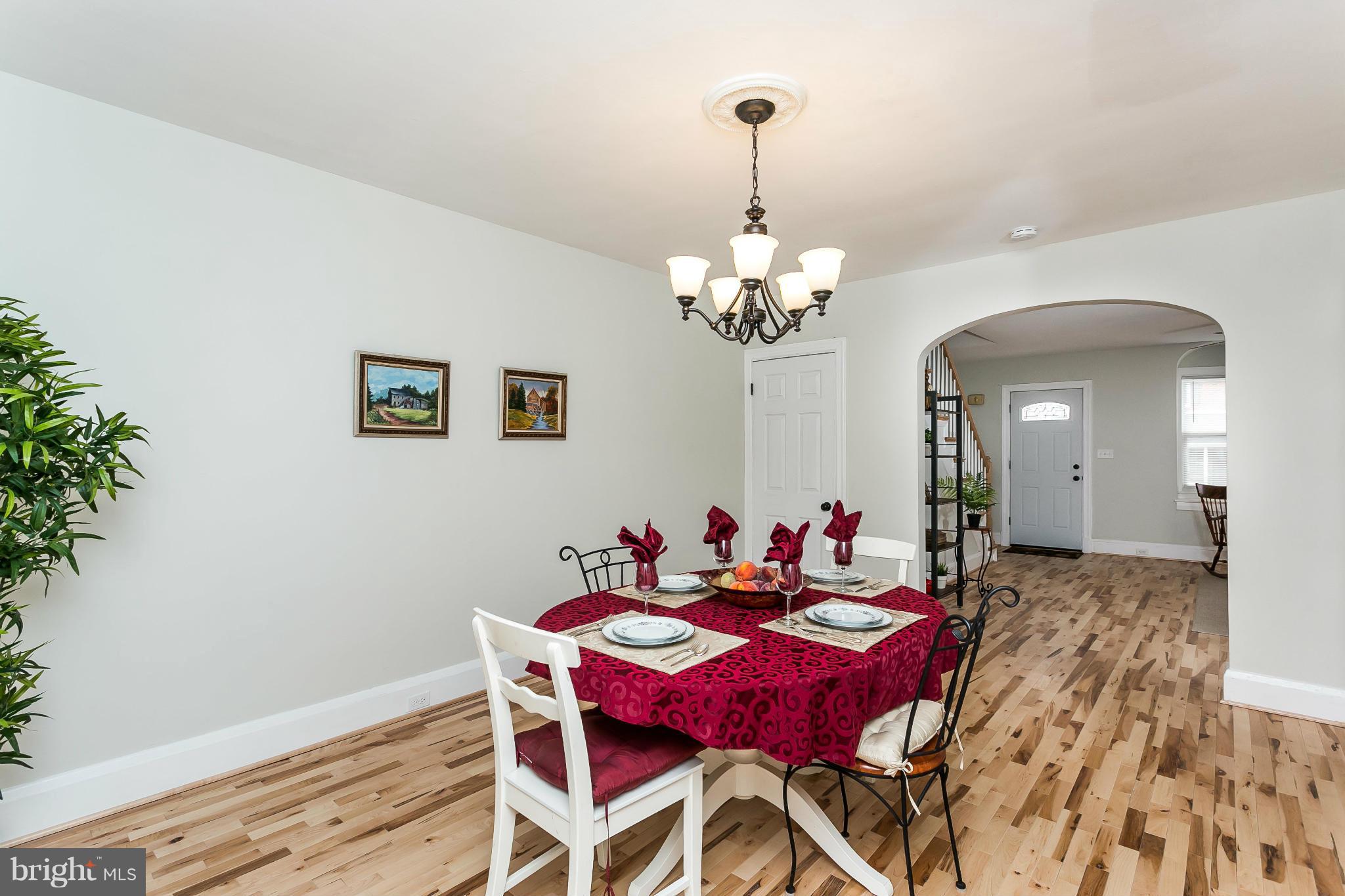 909 Calwell Road Baltimore, MD 21229 - Photo 9 of 30 Dining Room