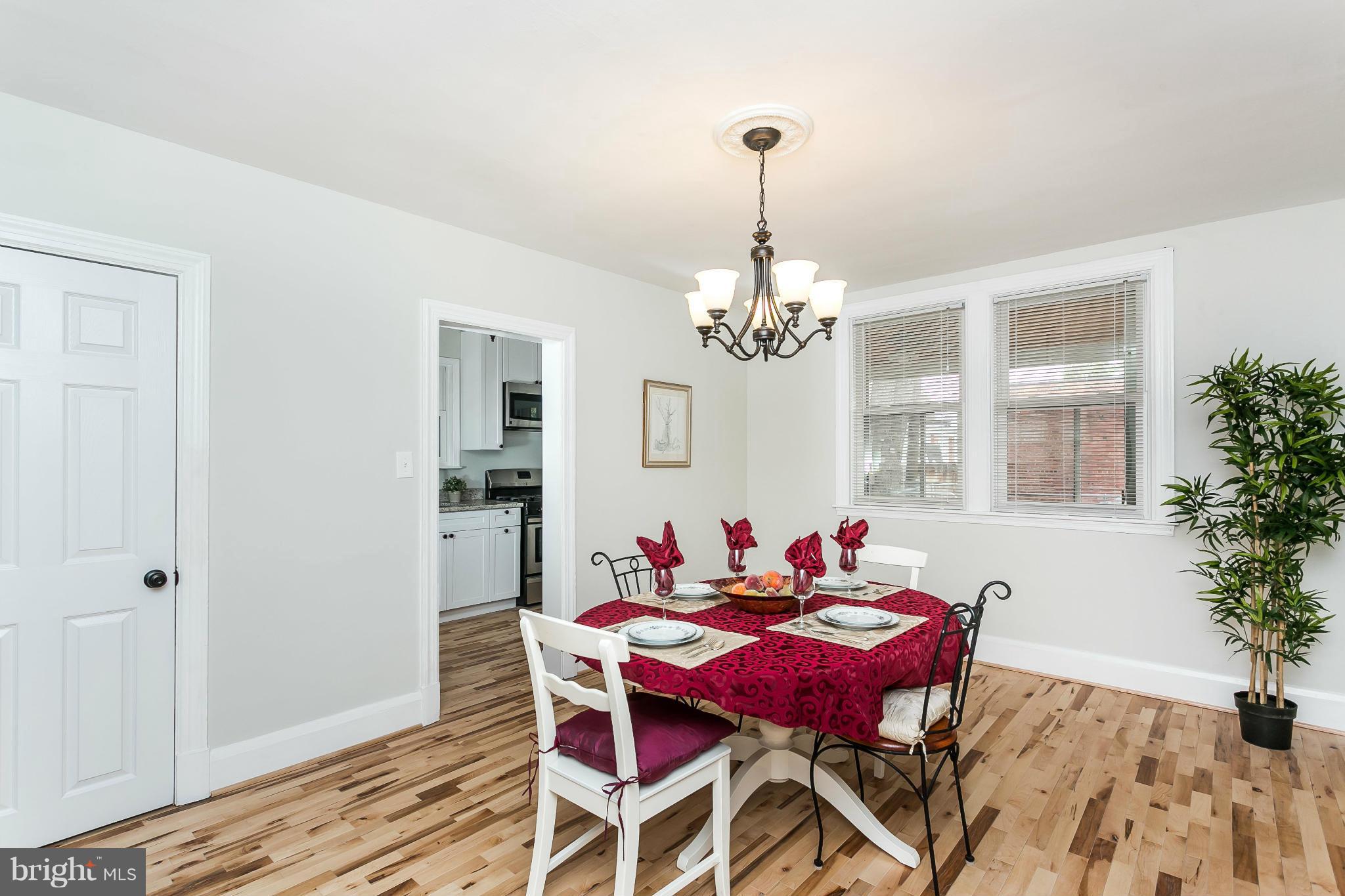 909 Calwell Road Baltimore, MD 21229 - Photo 10 of 30 Dining Room