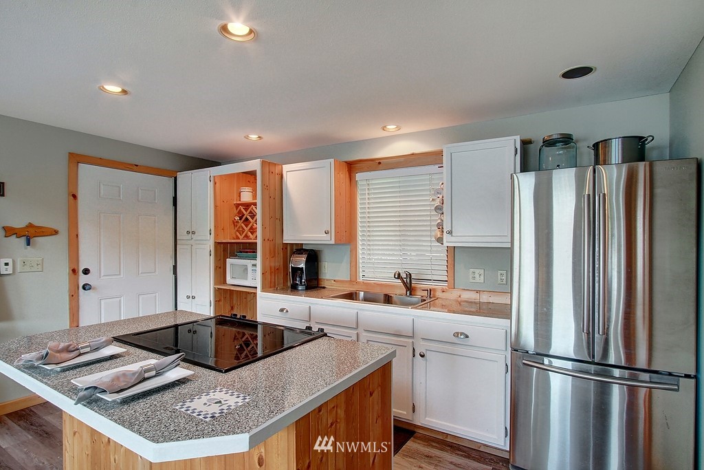 23707 South Lake Roesiger Road Snohomish, WA 98290 - Photo 5 of 20