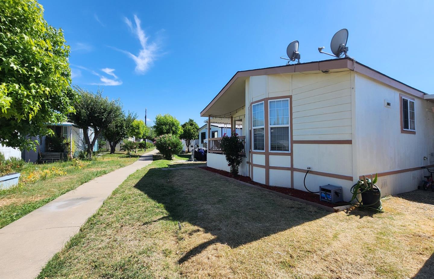 5450 Monterey Road, Unit 142 San Jose, CA 95111 - Photo 3 of 13 a view of a house with a snow in the yard