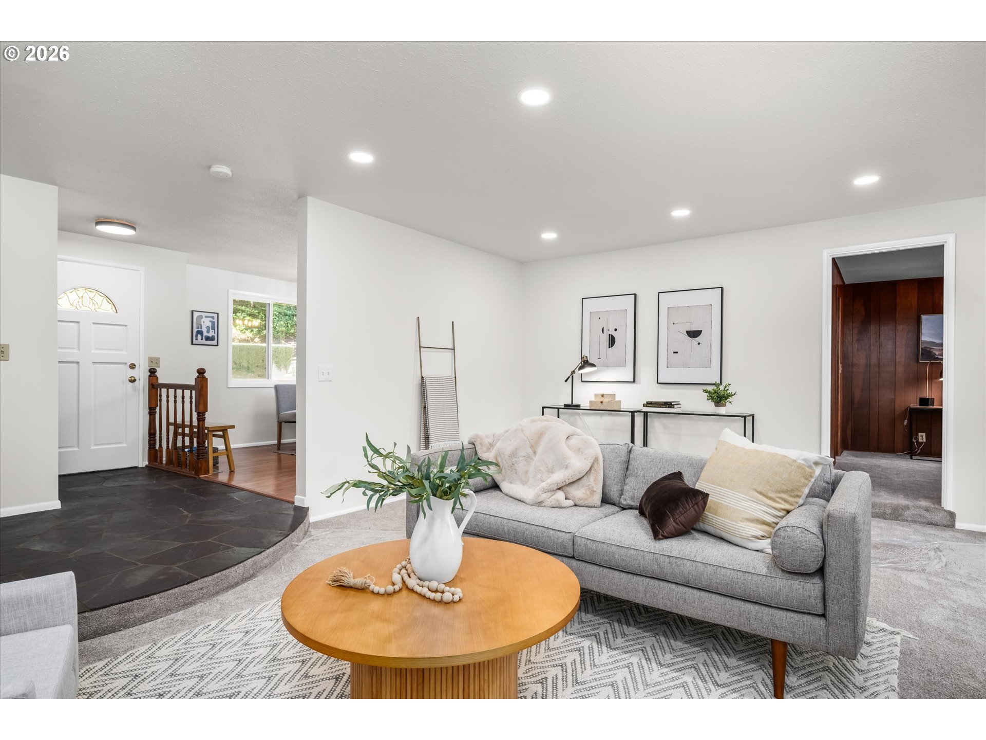 195 Coachman Drive Eugene, OR 97405 - Photo 2 of 34 a living room with furniture kitchen and a table