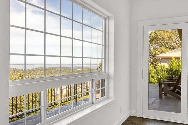 a view of a large window with an outdoor view