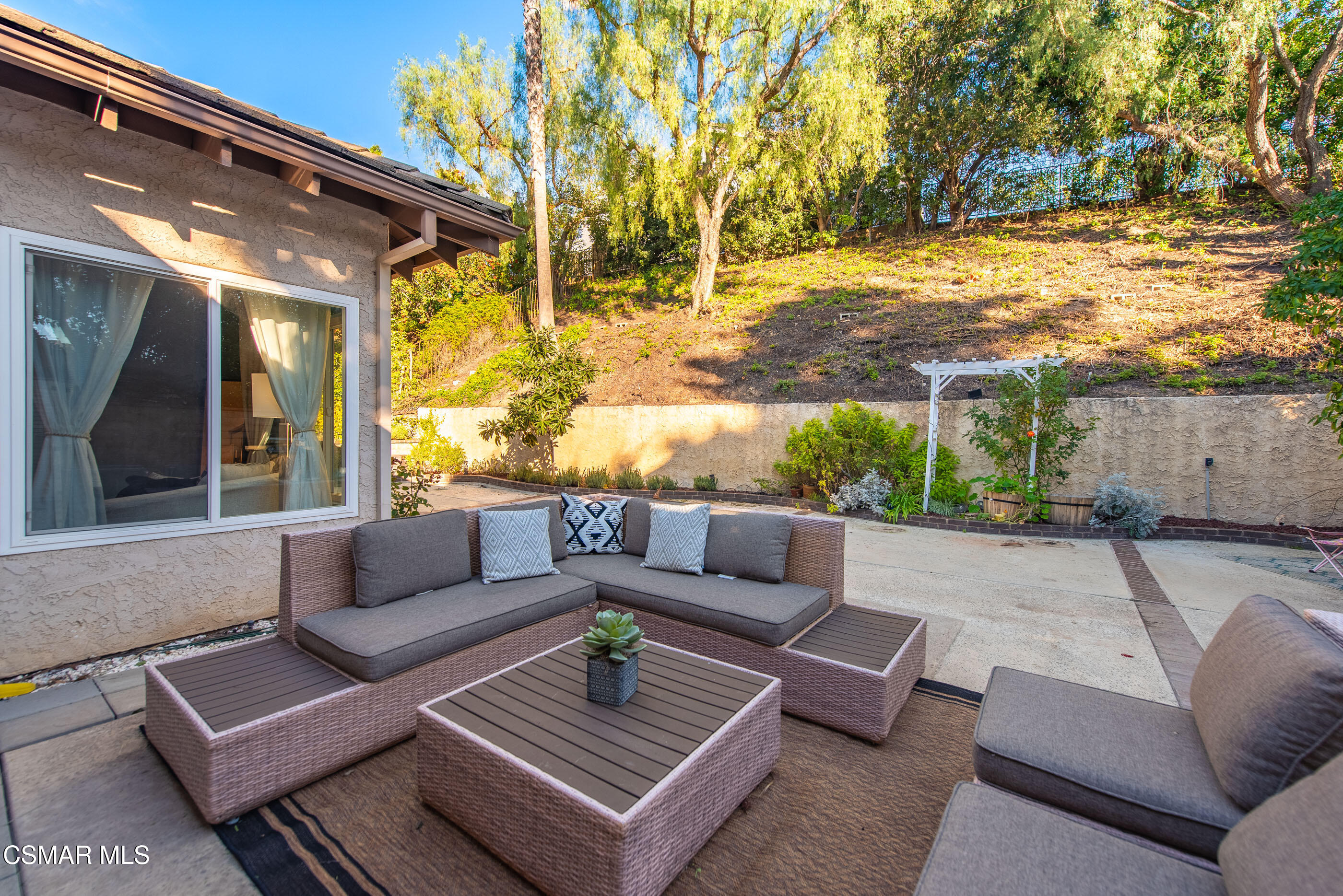 2810 Rikkard Drive Thousand Oaks, CA 91362 - Photo 31 of 38 a outdoor space with patio couches and a potted plant