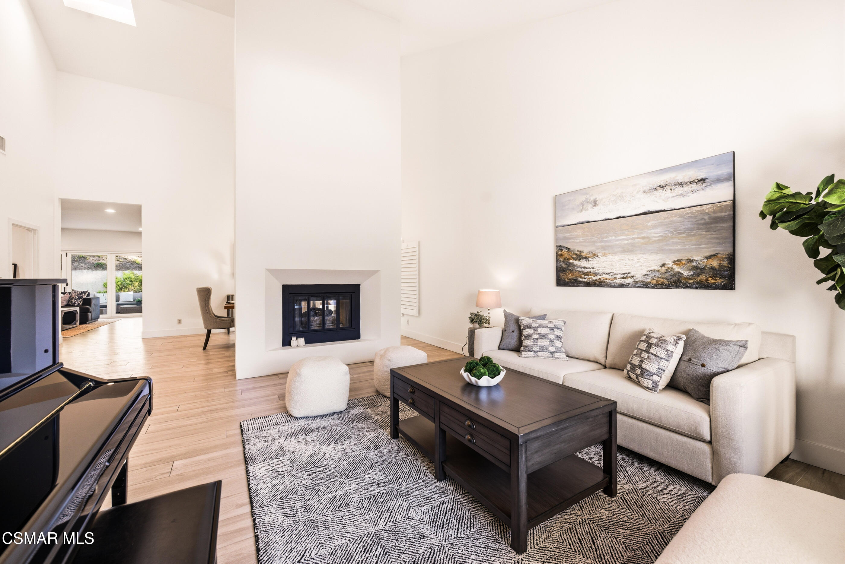 2810 Rikkard Drive Thousand Oaks, CA 91362 - Photo 7 of 38 a living room with furniture and wooden floor