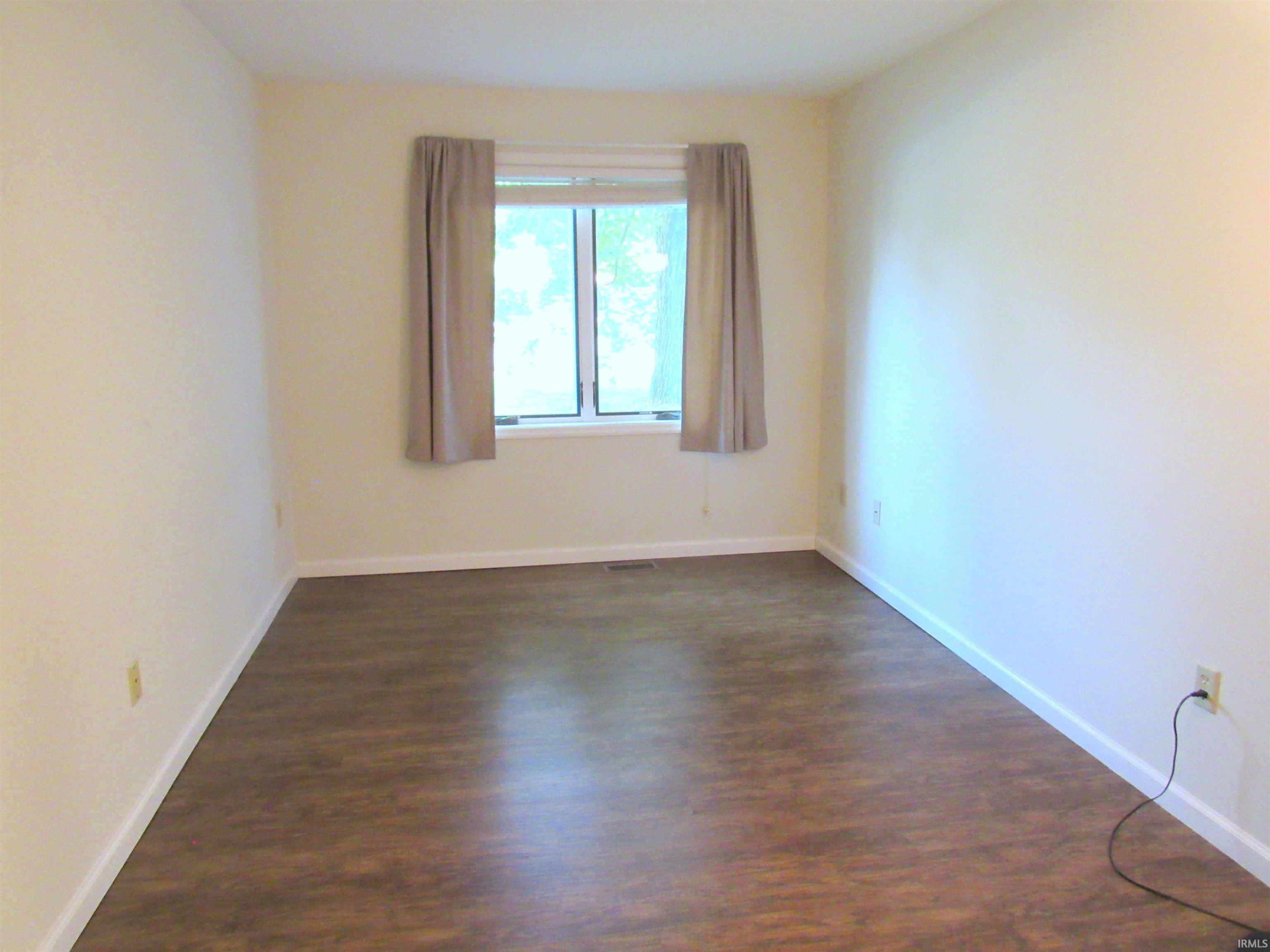 1362 South College Mall Road, Unit I1 Bloomington, IN 47401 - Photo 13 of 18