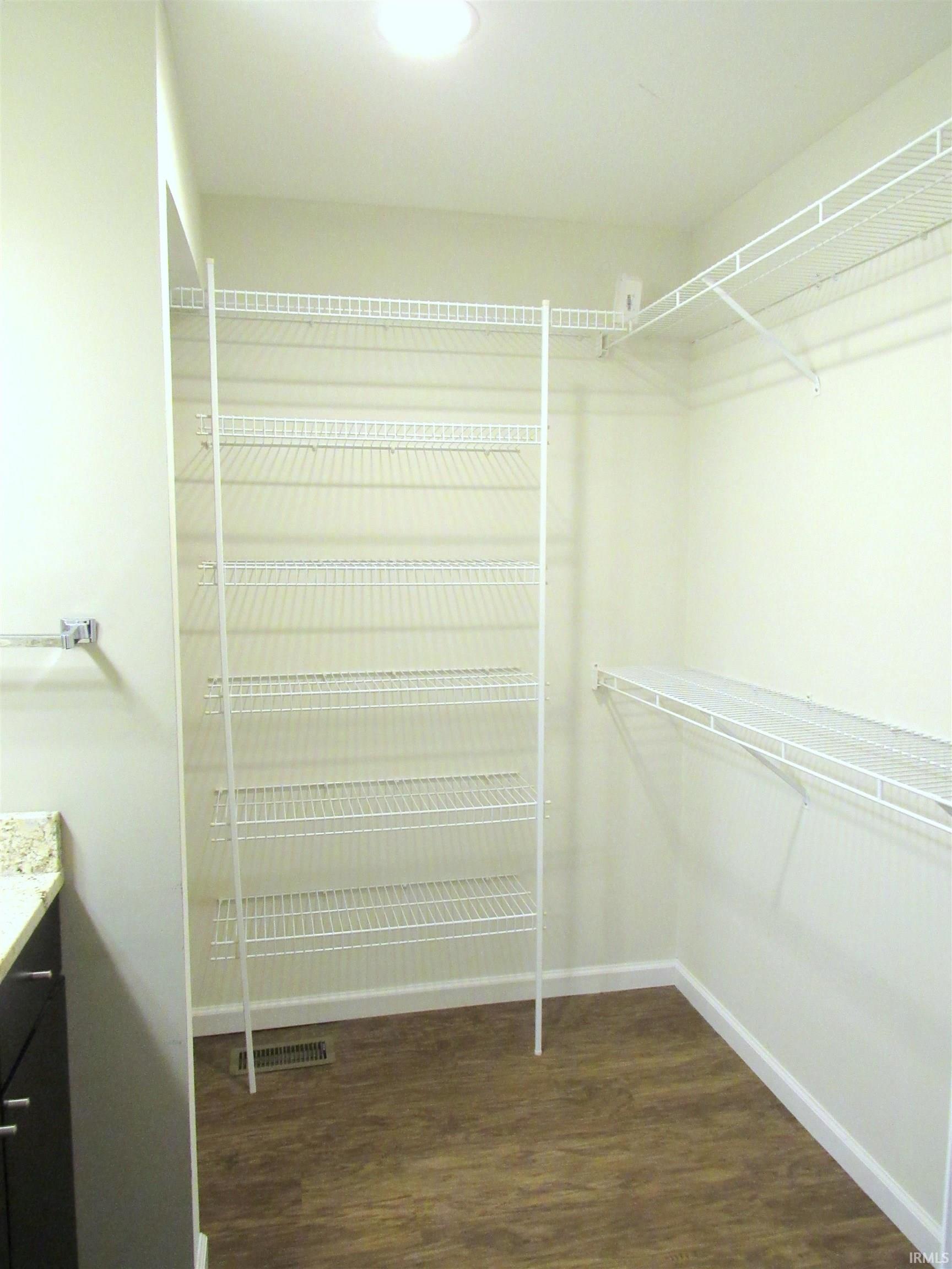 1362 South College Mall Road, Unit I1 Bloomington, IN 47401 - Photo 15 of 18