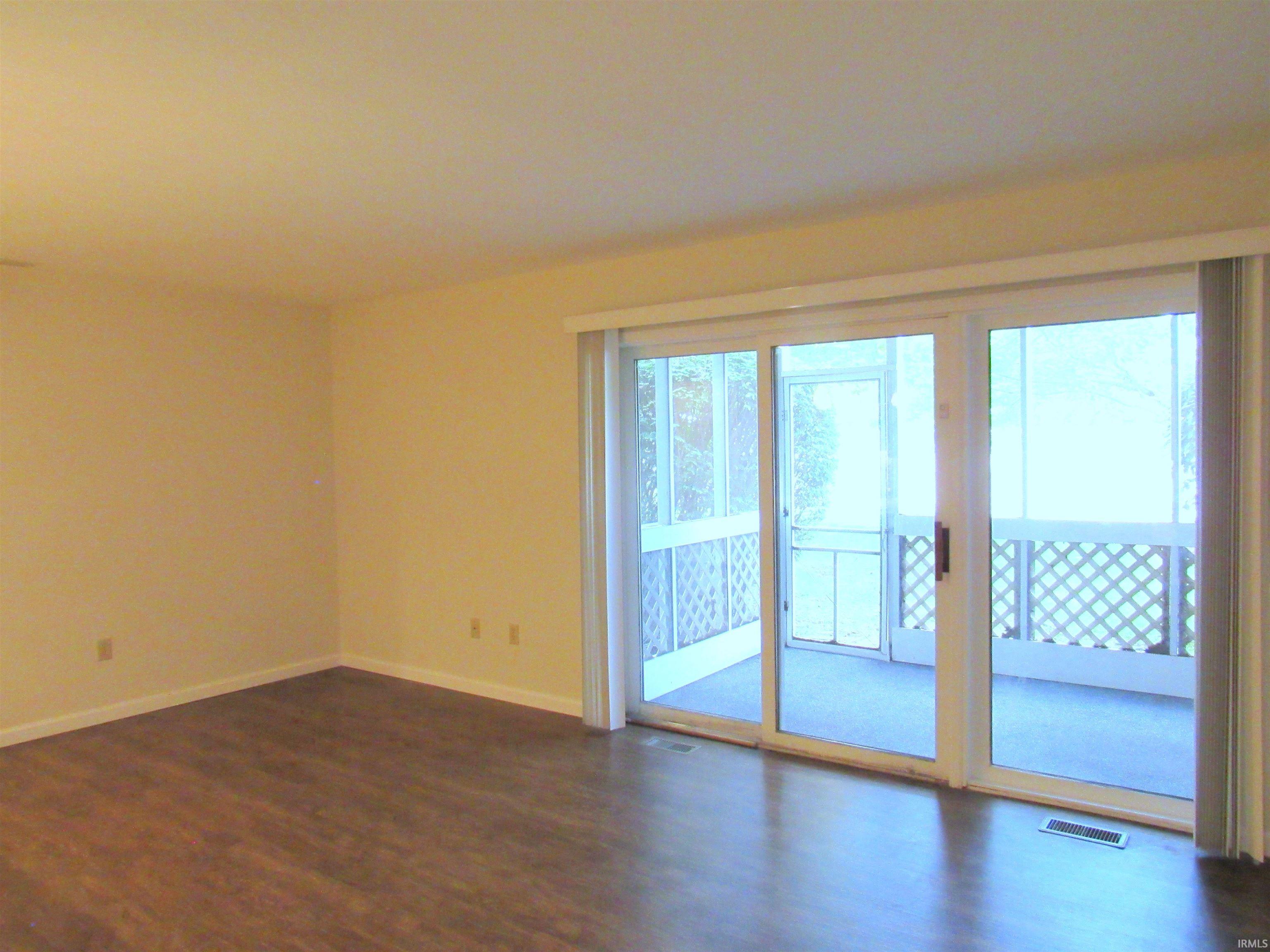 1362 South College Mall Road, Unit I1 Bloomington, IN 47401 - Photo 6 of 18