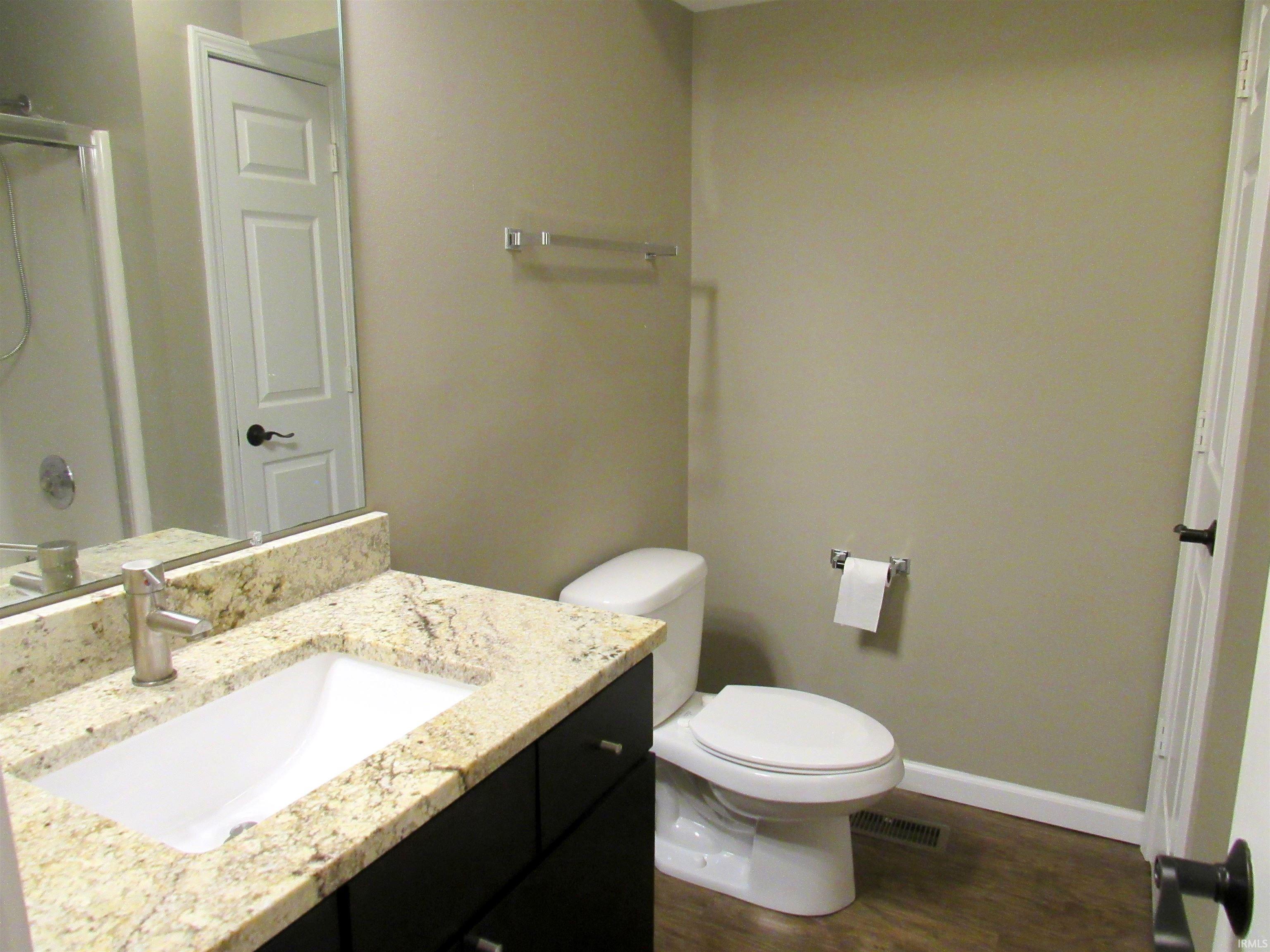 1362 South College Mall Road, Unit I1 Bloomington, IN 47401 - Photo 8 of 18