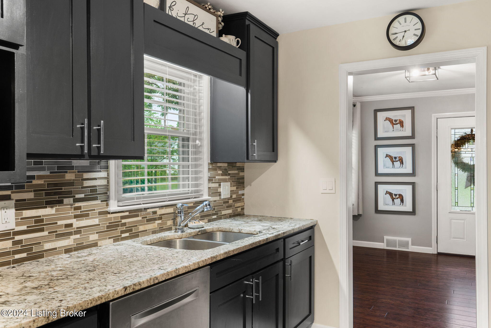 222 Tyne Road Louisville, KY 40207 - Photo 14 of 43 25-Cold Friday 23