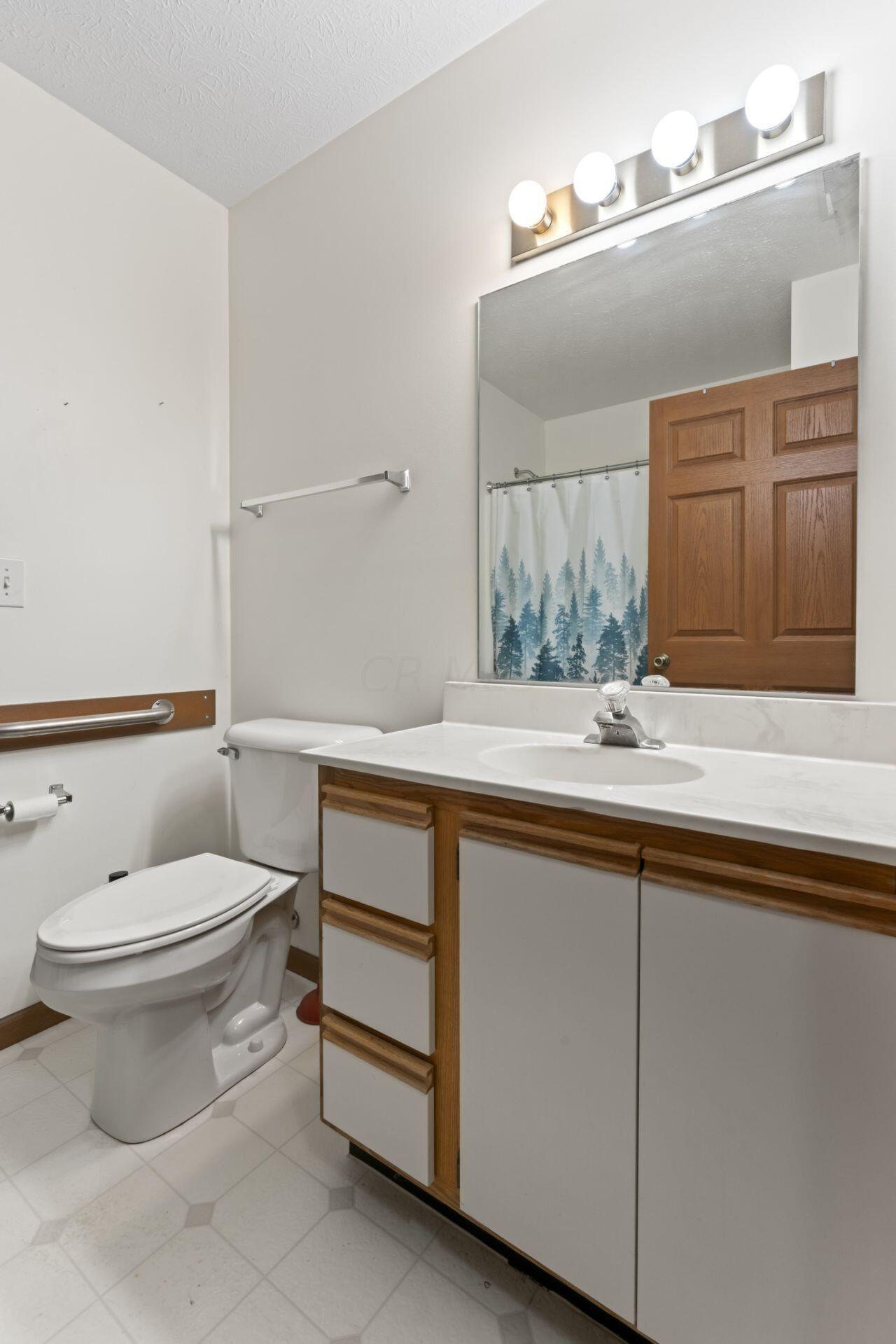 279 Goose Pond Road, Unit C Newark, OH 43055 - Photo 20 of 25 Bath 2