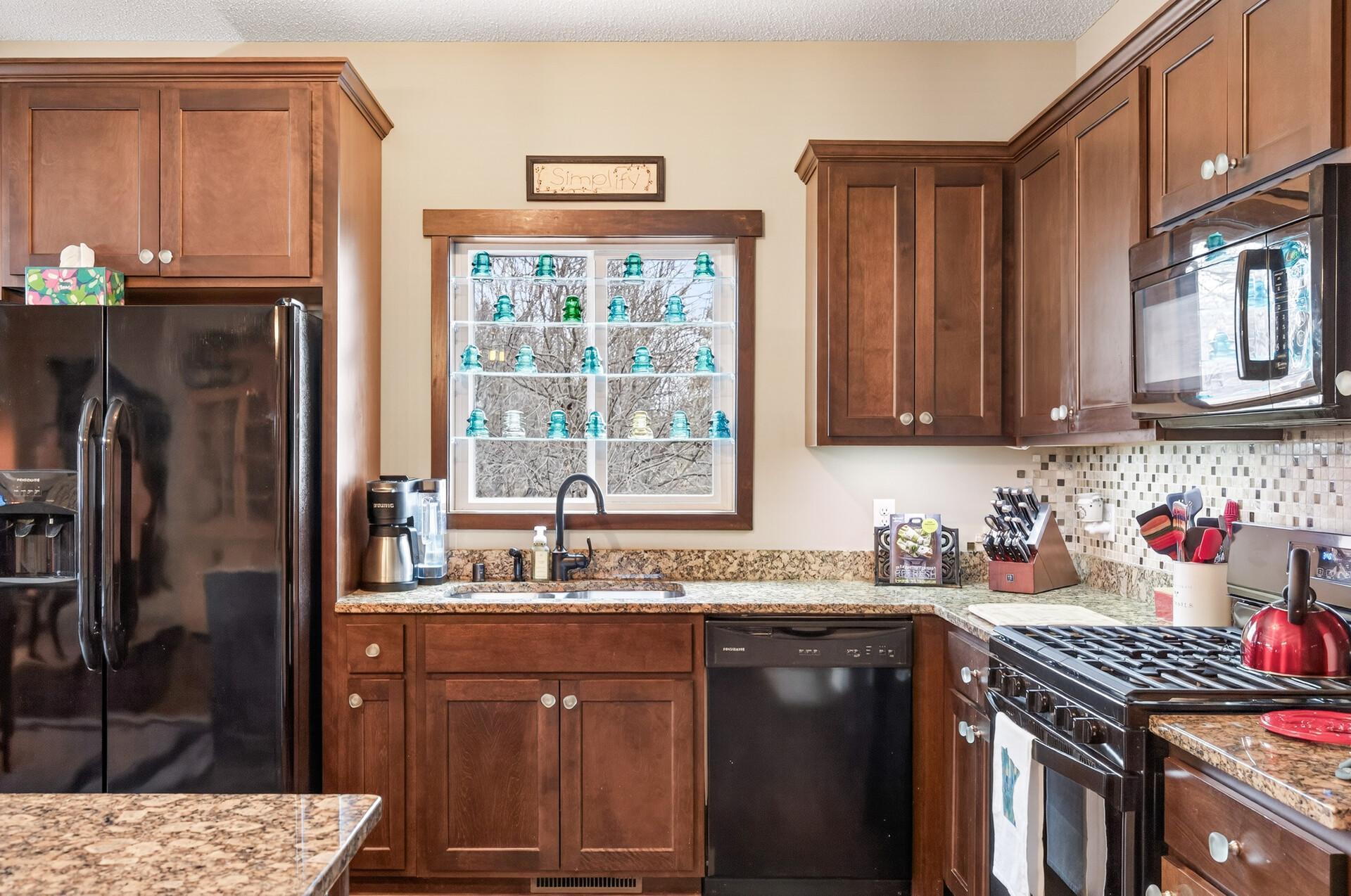 9749 Norway Street Northwest Coon Rapids, MN 55433 - Photo 11 of 29