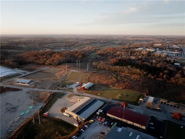 $4,950,000 | 0 North 169th Highway, Smithville, MO 64089