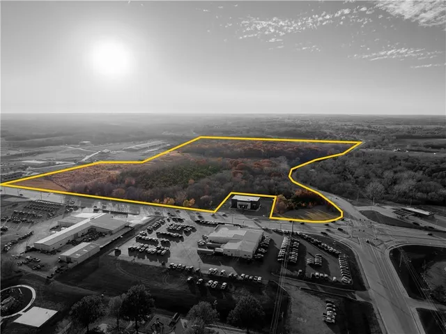 $4,950,000 | 0 North 169th Highway, Smithville, MO 64089