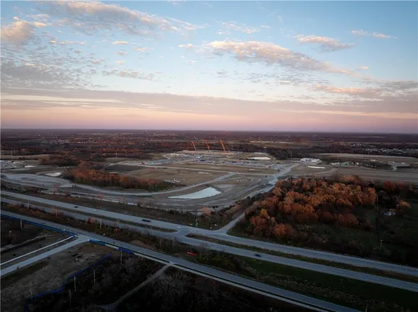 $4,950,000 | 0 North 169th Highway, Smithville, MO 64089