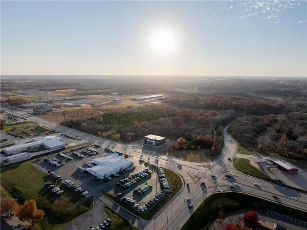 $4,950,000 | 0 North 169th Highway, Smithville, MO 64089