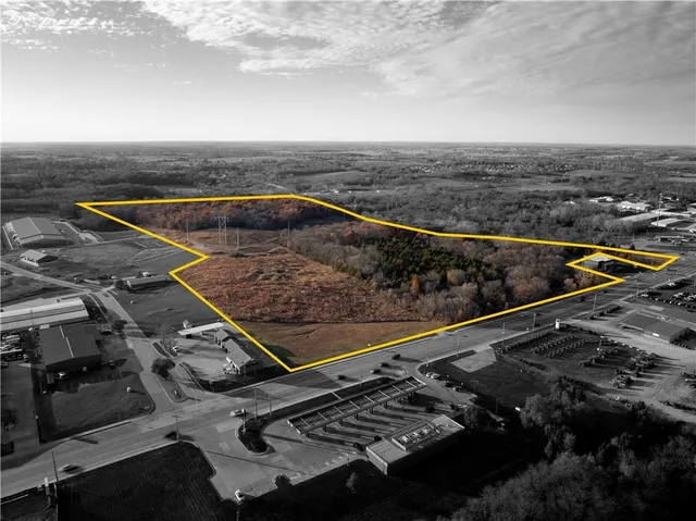 $4,950,000 | 0 North 169th Highway, Smithville, MO 64089