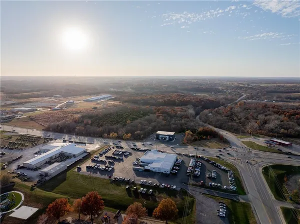 $4,950,000 | 0 North 169th Highway, Smithville, MO 64089