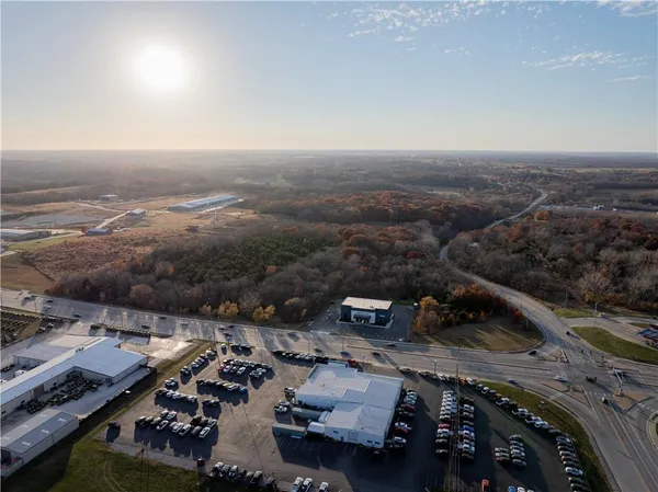 $4,950,000 | 0 North 169th Highway, Smithville, MO 64089