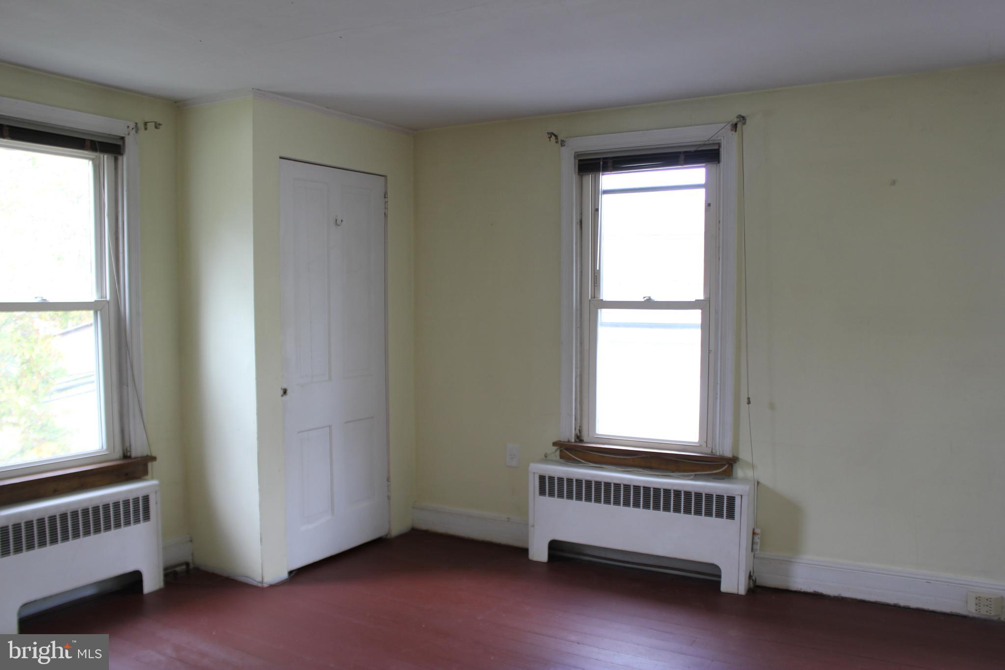 72 Sproul Road Malvern, PA 19355 - Photo 19 of 31 an empty room with a window