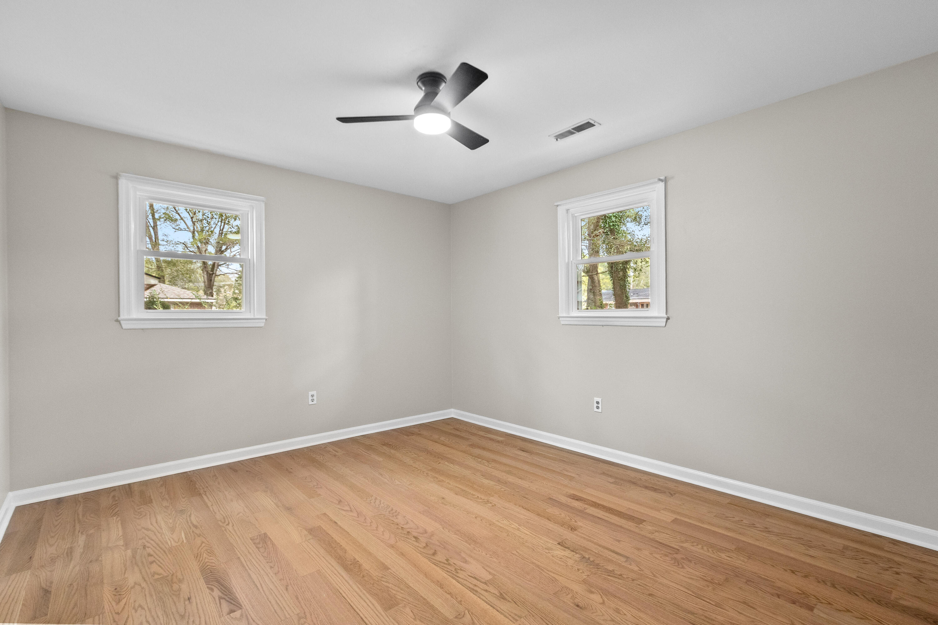 1072 Kentwood Circle Charleston, SC 29412 - Photo 21 of 42 1072KentwoodCir-CasaVerdeMediaLLC26
