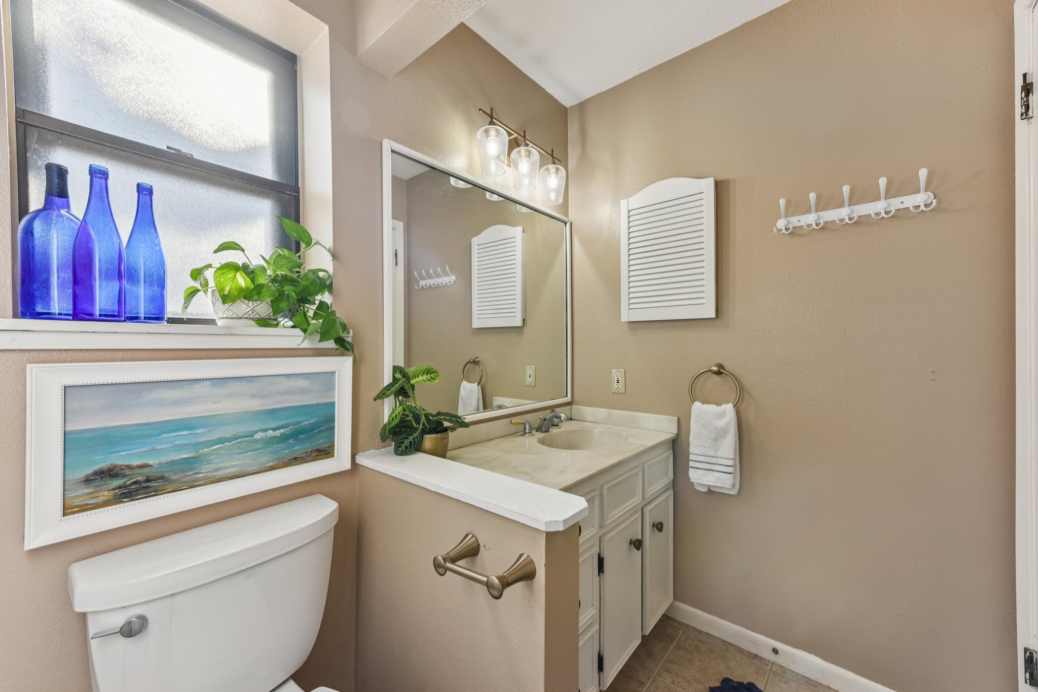 111 Post Oak Lane Elgin, TX 78621 - Photo 11 of 39 Toilet and addition vanity and sink