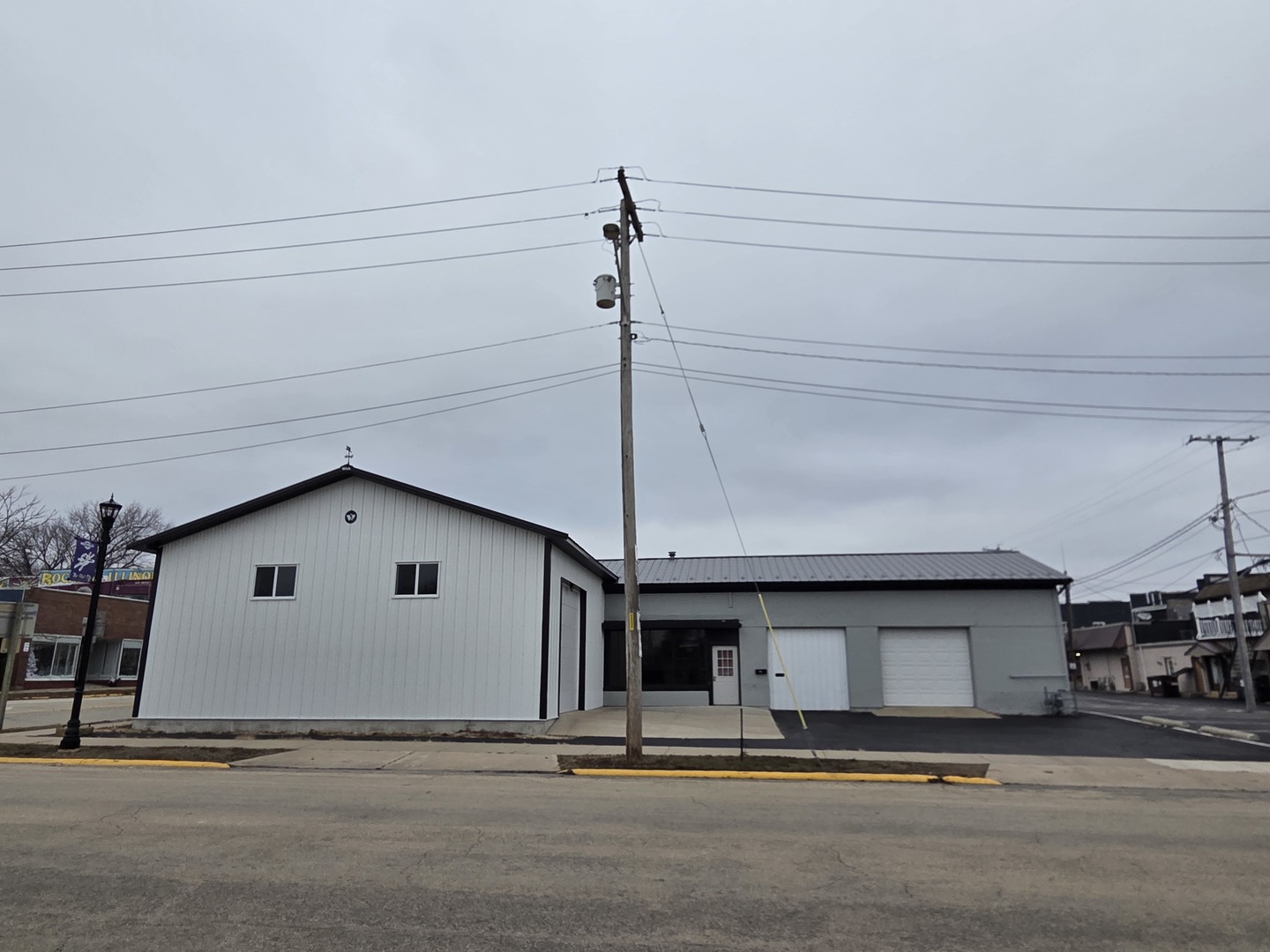 519 Lincoln Avenue Rochelle, IL 61068 - Photo 19 of 20 a view of a house with a outdoor space