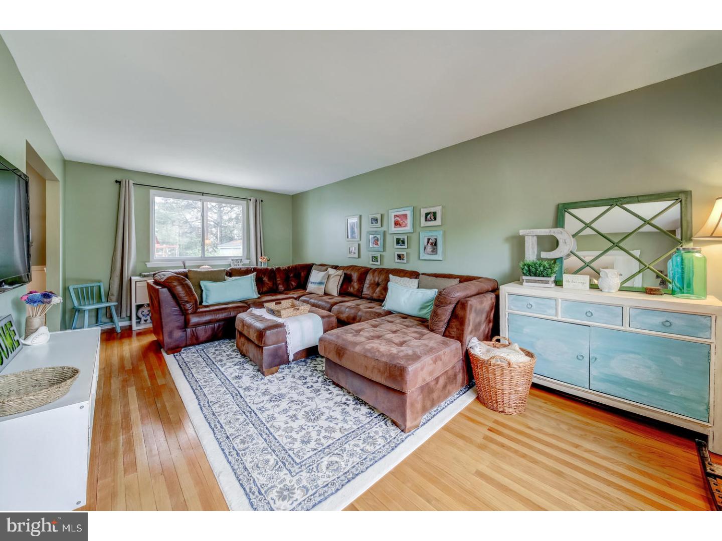 109 Haines Road Mount Laurel, NJ 08054 - Photo 9 of 25 Living Room