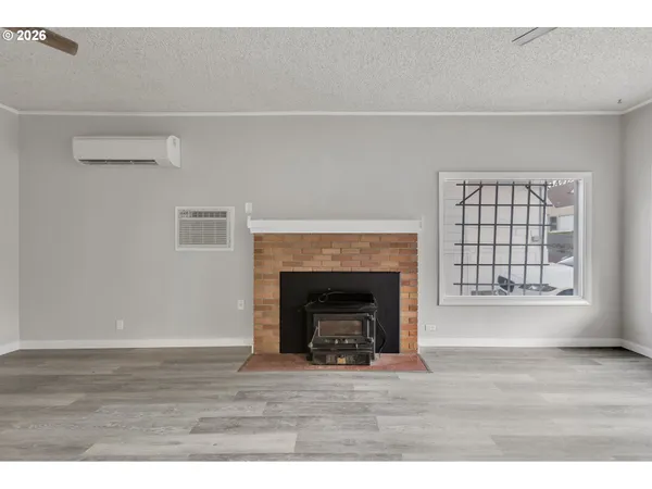 $349,900 | 148 Southeast Houck Avenue, Roseburg, OR 97470