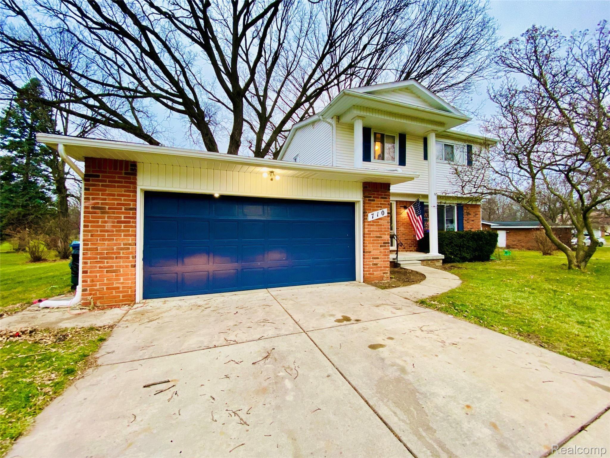 710 Huntington Road Grand Blanc, MI 48439 - Photo 2 of 28 06CEB807-EB1B-4D92-B4BD-C426436A7ABB_1_201_a.jpeg