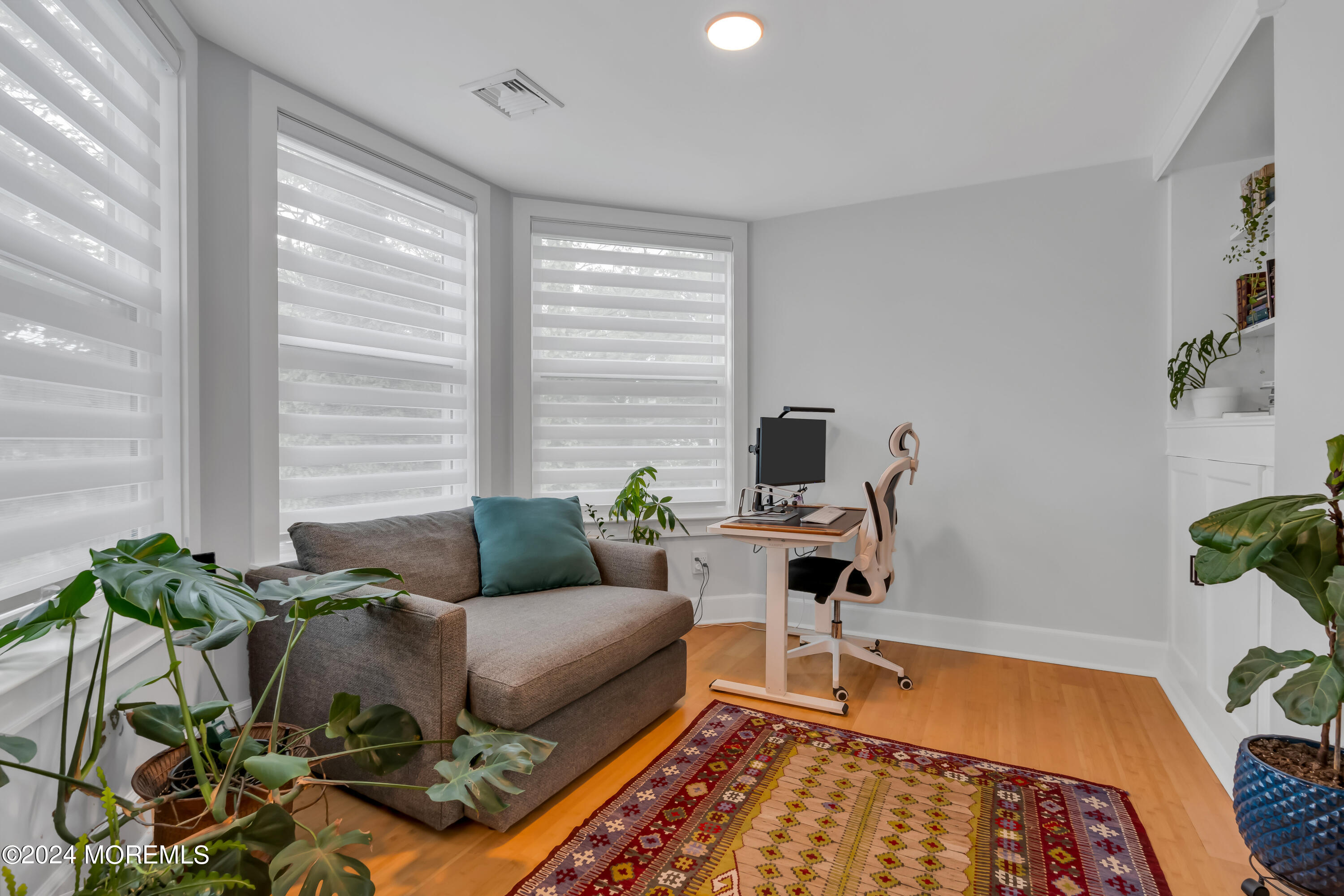 100 1st Street, Unit 8 Keyport, NJ 07735 - Photo 22 of 55 a living room with furniture and a potted plant