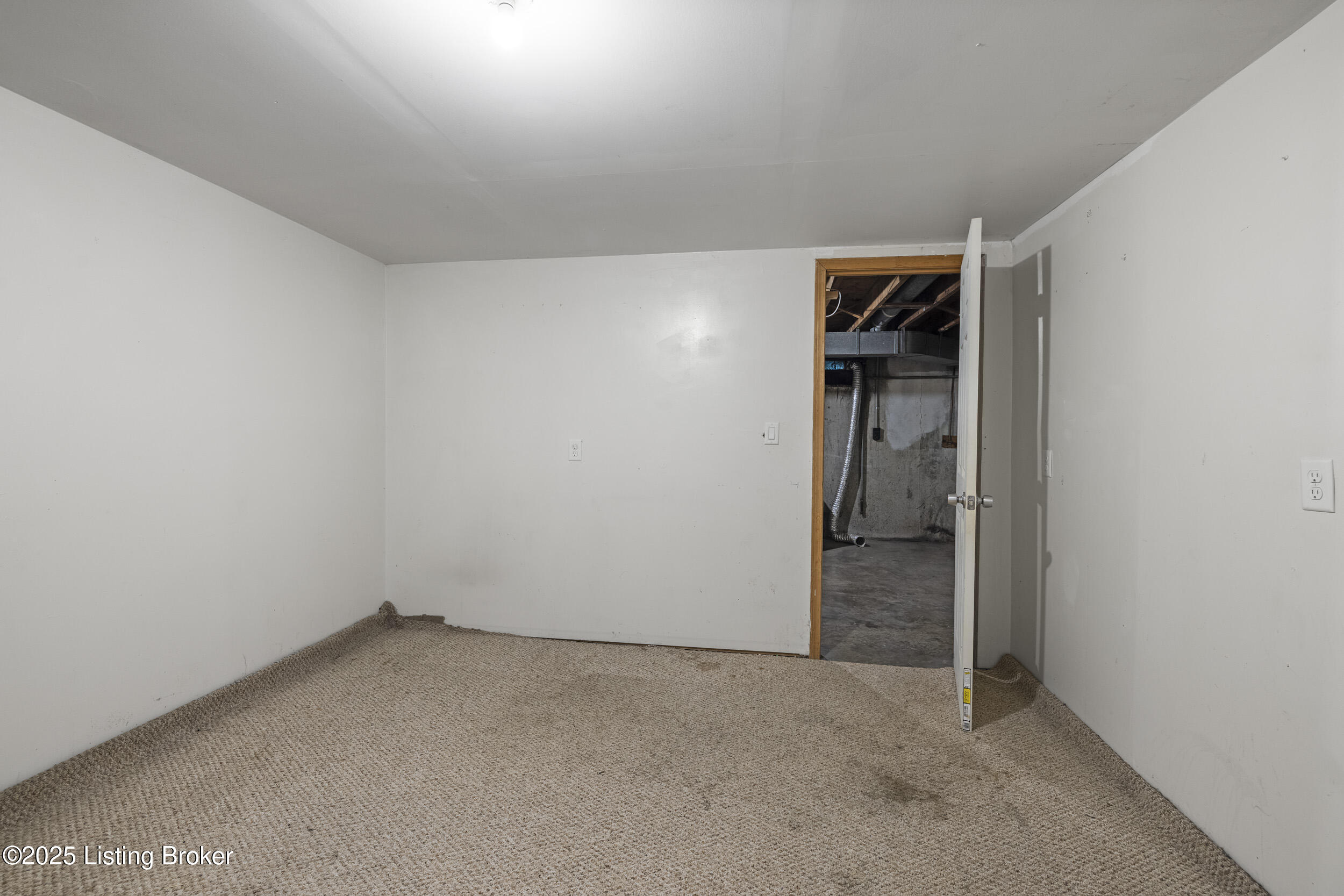 8816 Moody Road Louisville, KY 40219 - Photo 36 of 36 3U8A3712
