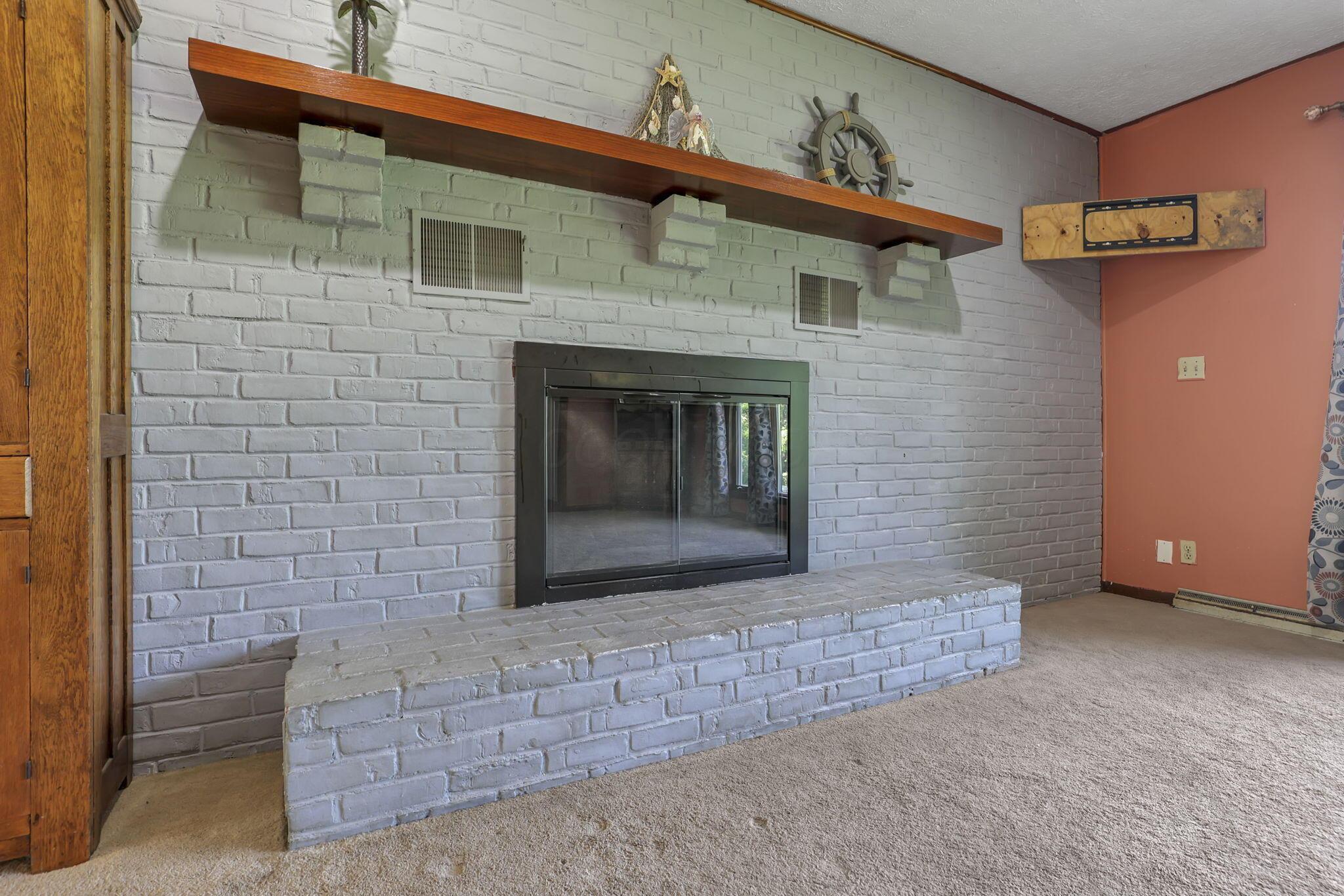 6605 Lancaster Road Hebron, OH 43025 - Photo 20 of 53 Beautiful brick fireplace with mantle.