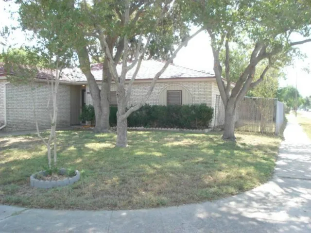 $209,900 | 2222 Meadowgrove Drive, Corpus Christi, TX 78414