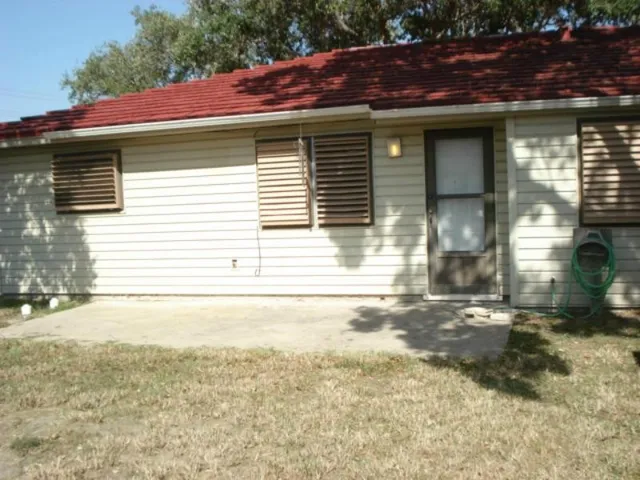 $209,900 | 2222 Meadowgrove Drive, Corpus Christi, TX 78414