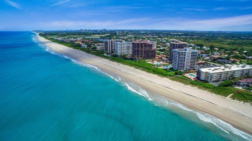 390 North Juno Lane Juno Beach, FL 33408 - Photo 3 of 33 a view of a city