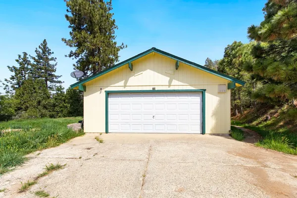 $495,000 | 52865 Highway 245, Miramonte, CA 93641