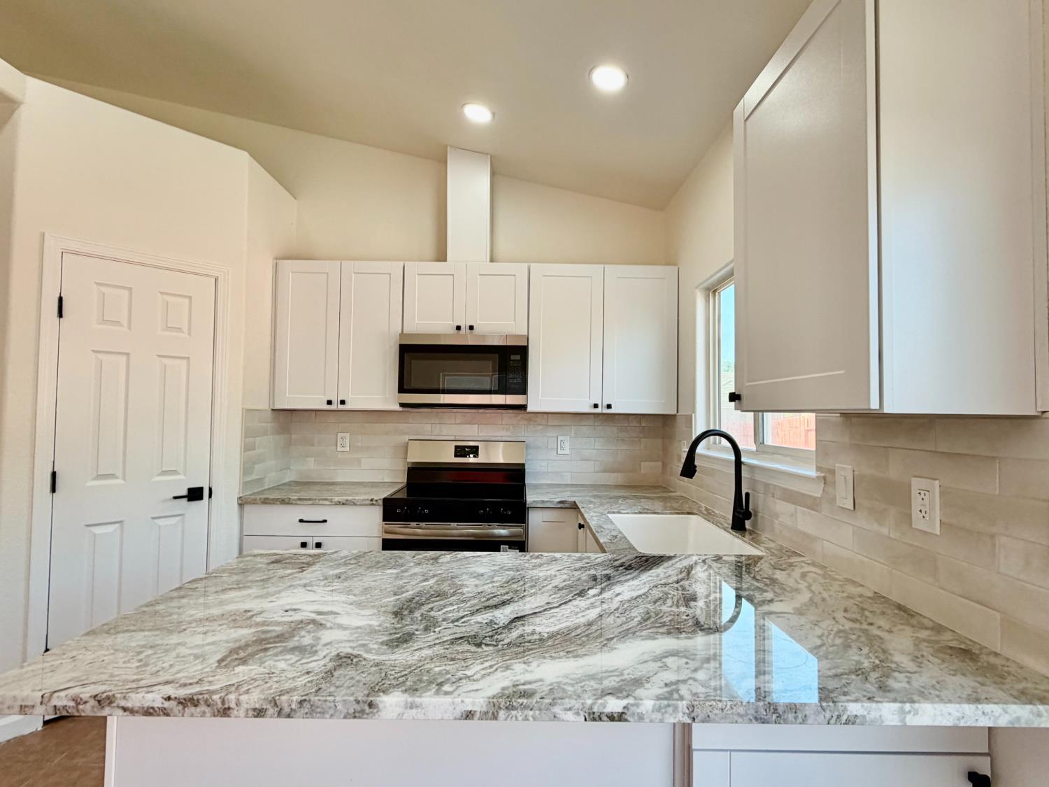 2833 Colton Court Merced, CA 95348 - Photo 8 of 22
