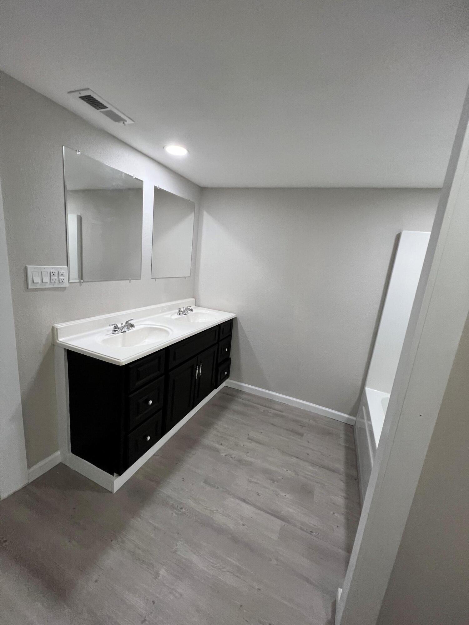 208 Daugherty Street LaFayette, GA 30728 - Photo 7 of 17 master bathroom 2