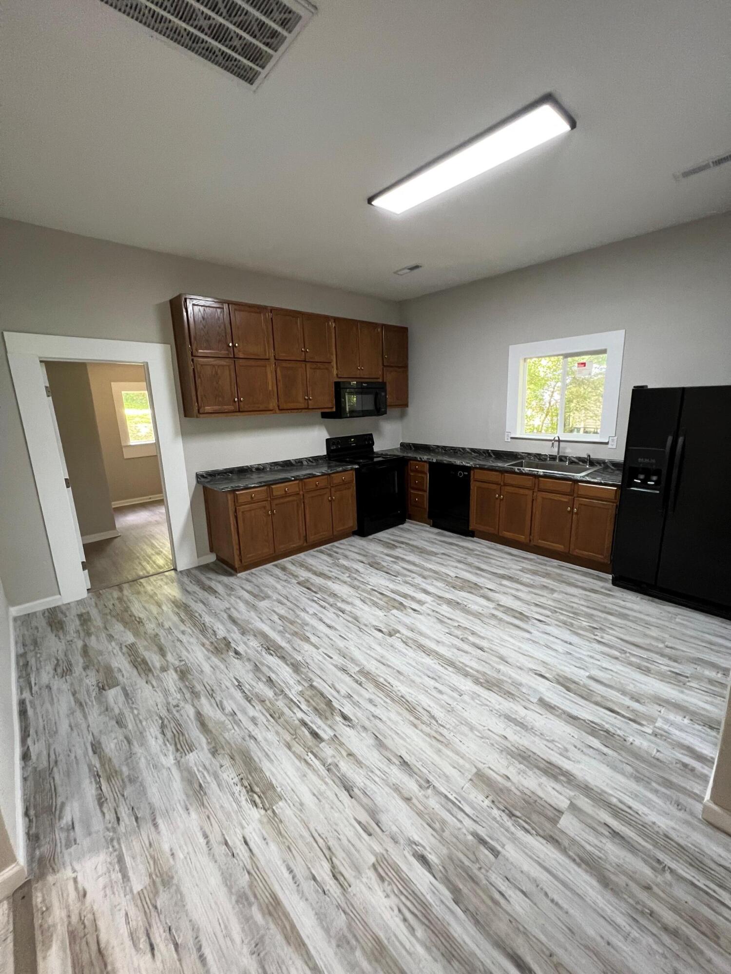 208 Daugherty Street LaFayette, GA 30728 - Photo 10 of 17 Kitchen